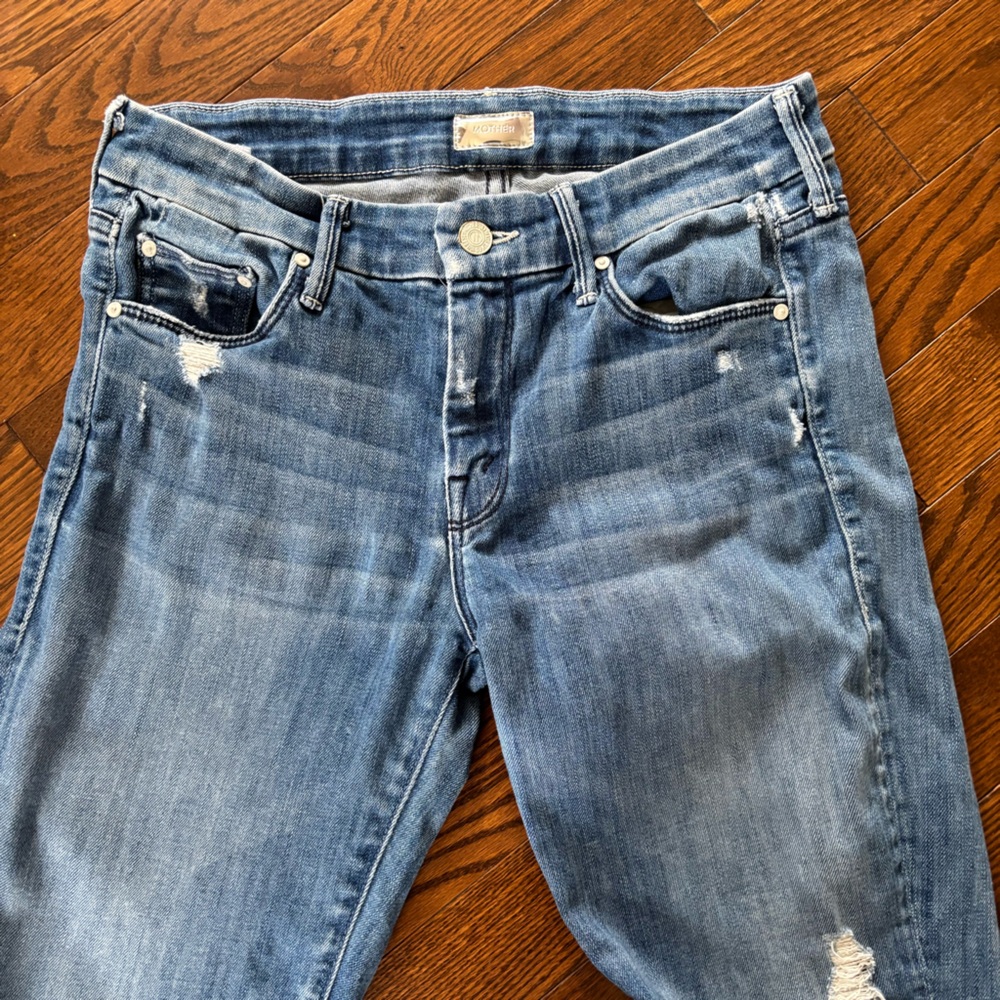 Mother ‘The Looker’ Distressed Jeans - Size 27 - Retail $275 - Picture 5 of 12